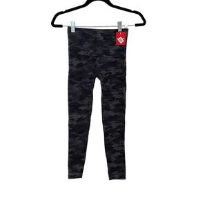 Spanx Look At Me Now Leggings in Black Camo sz XS